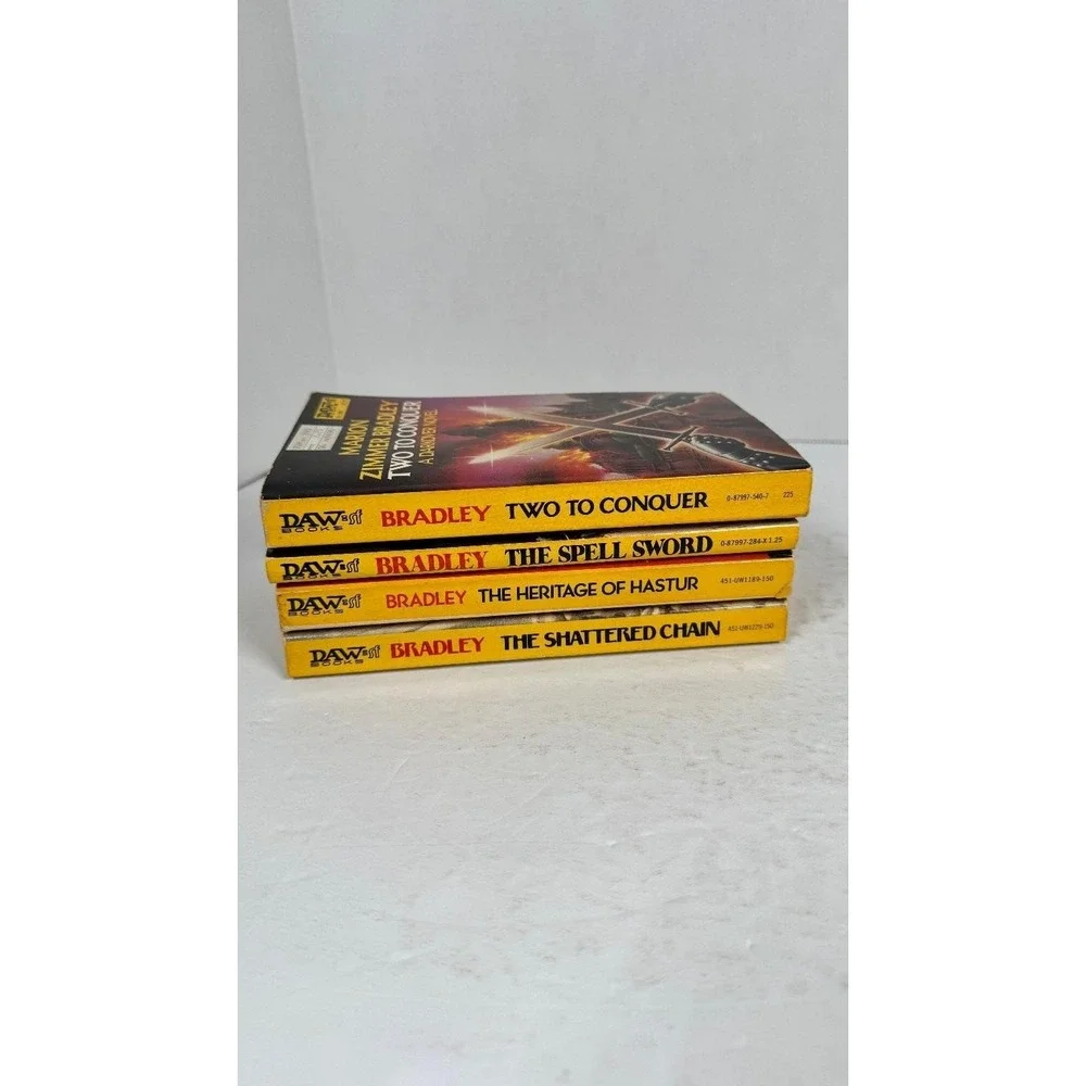 Marion‎ Zimmer Bradley Darkover Novels DAW Books Sci-Fi Fantasy Paperback Lot 4